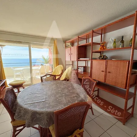 Apartment T2 Coin Chambre, Terrasse 1ere Ligne Mer, Piscine Sete