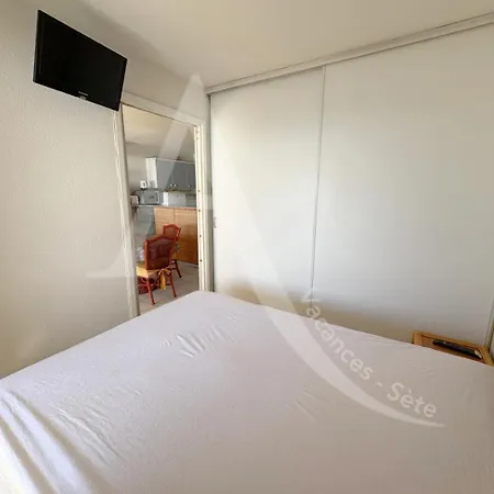 T2 Coin Chambre, Terrasse 1ere Ligne Mer, Piscine * Sete